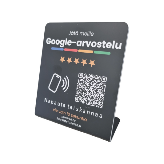 Google-arvostelukyltti pöytätelineessä valmiina keräämään asiakasarvosteluja