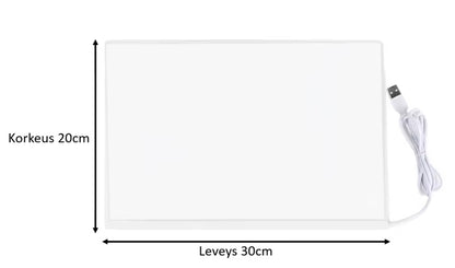 Kyltin korkeus on 20cm ja leveys 30 cm